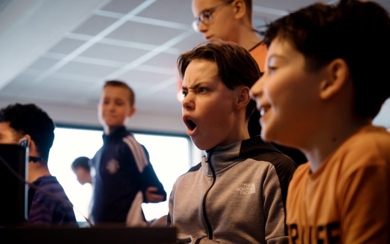 V1.00_00_49_22.Still006